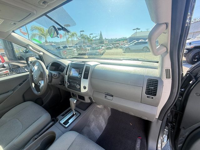 2016 Nissan Frontier 2WD Crew Cab SWB Automatic SV - 22940005 - 16