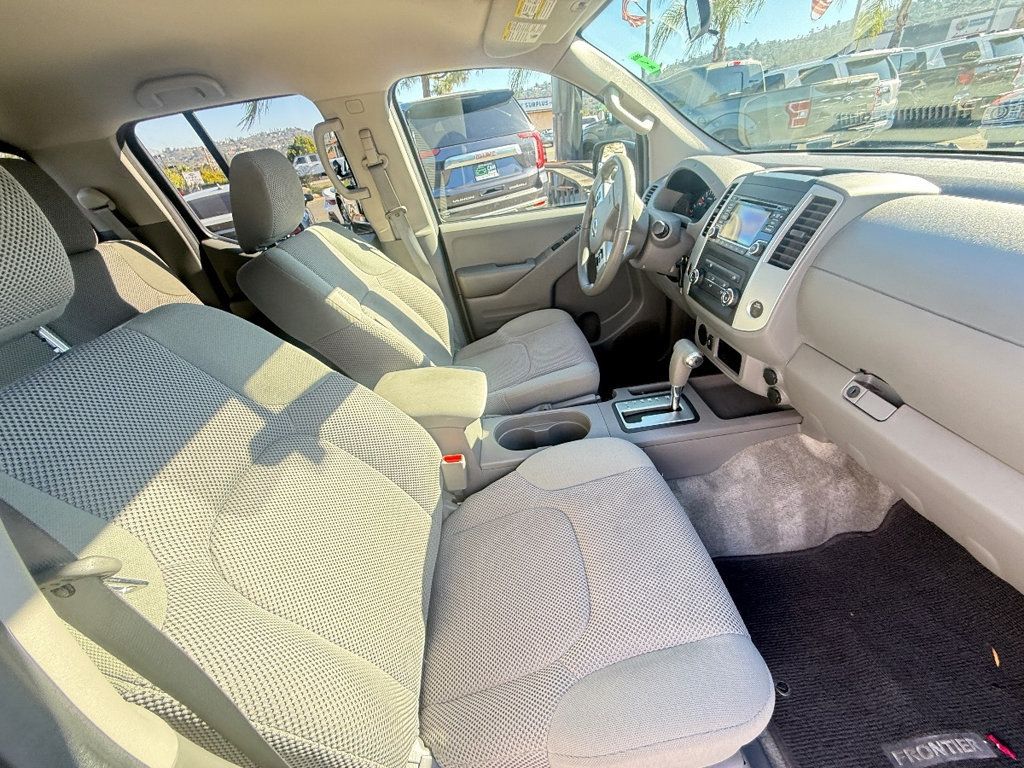 2016 Nissan Frontier 2WD Crew Cab SWB Automatic SV - 22940005 - 17