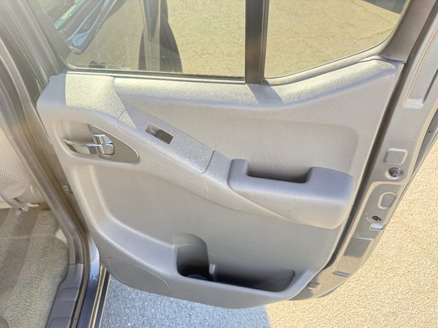 2016 Nissan Frontier 2WD Crew Cab SWB Automatic SV - 22940005 - 18