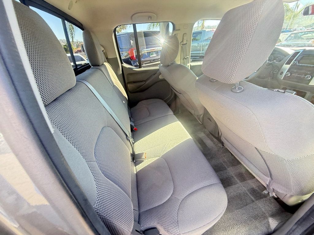 2016 Nissan Frontier 2WD Crew Cab SWB Automatic SV - 22940005 - 19