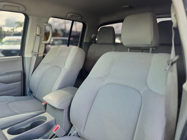 2016 Nissan Frontier 2WD Crew Cab SWB Automatic SV - 22965489 - 14