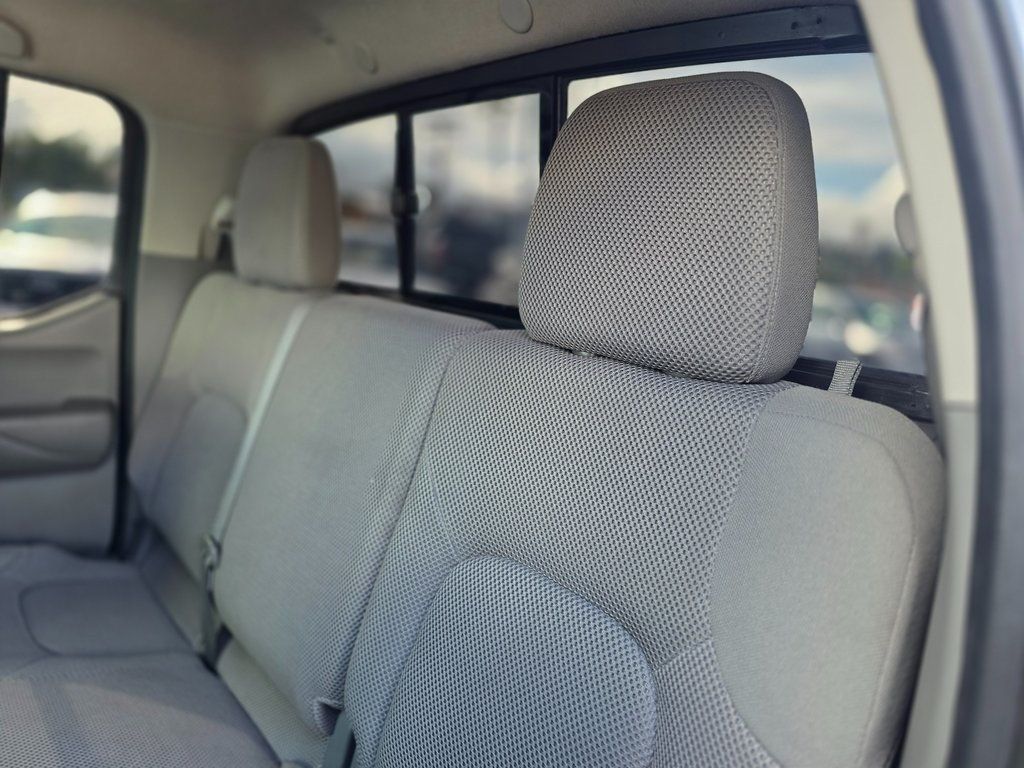 2016 Nissan Frontier 2WD Crew Cab SWB Automatic SV - 22965489 - 16