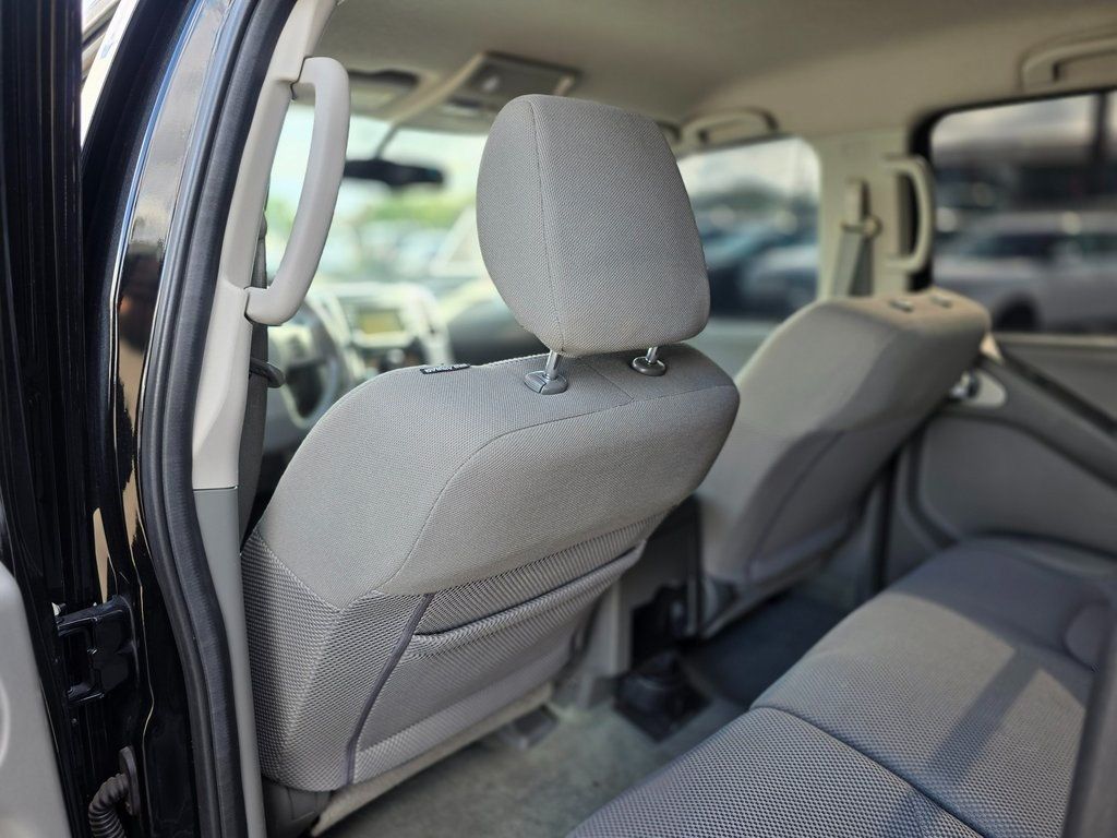 2016 Nissan Frontier 2WD Crew Cab SWB Automatic SV - 22965489 - 17