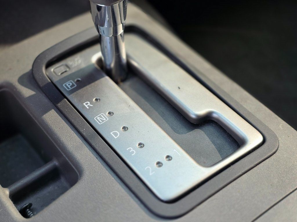 2016 Nissan Frontier 2WD Crew Cab SWB Automatic SV - 22965489 - 28