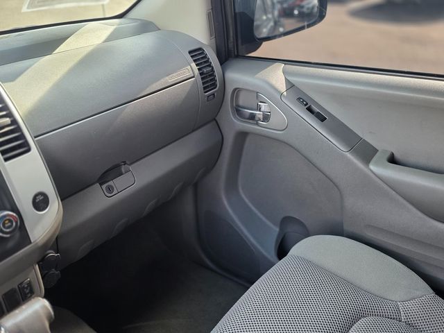 2016 Nissan Frontier 2WD Crew Cab SWB Automatic SV - 22965489 - 29