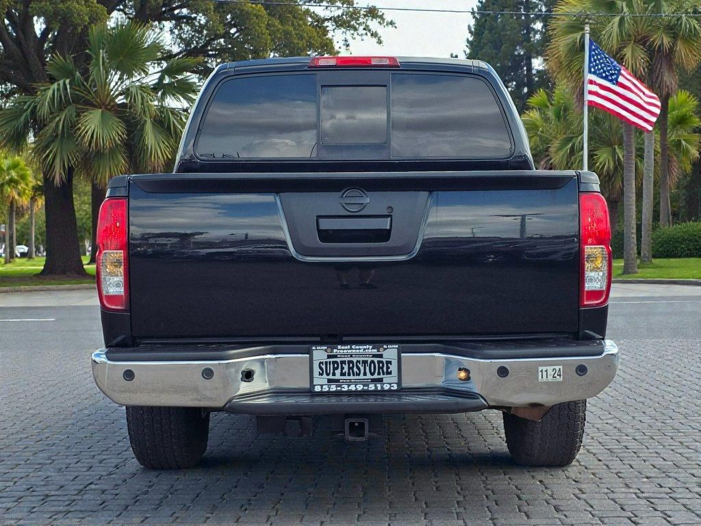 2016 Nissan Frontier 2WD Crew Cab SWB Automatic SV - 22965489 - 4