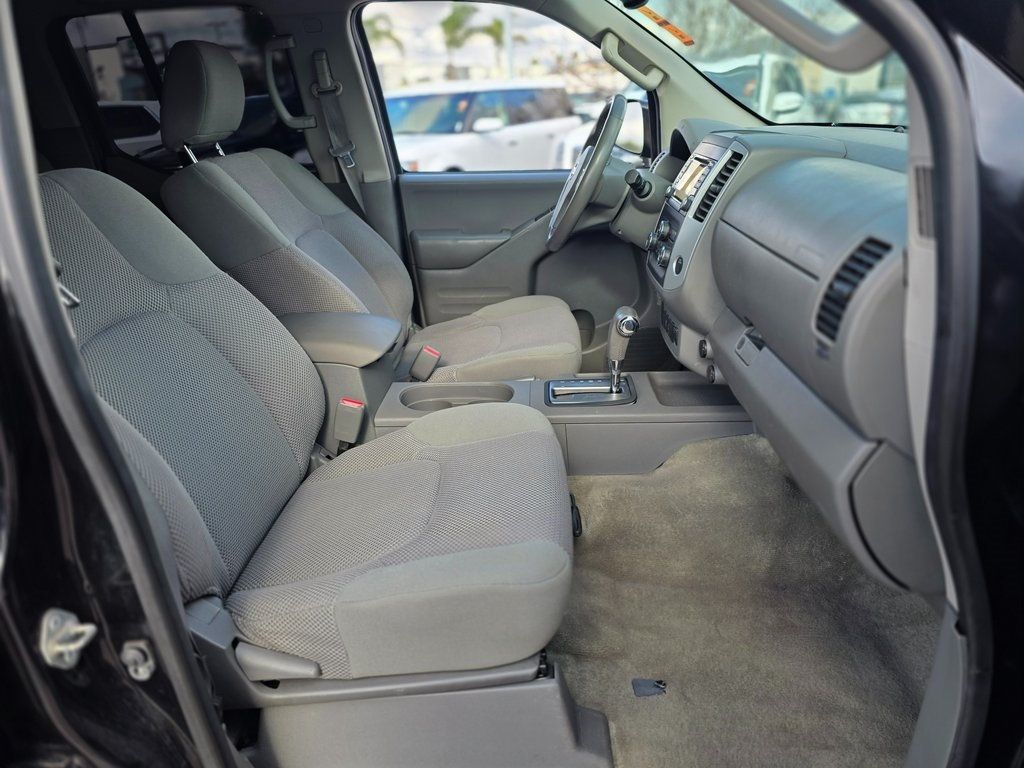 2016 Nissan Frontier 2WD Crew Cab SWB Automatic SV - 22965489 - 8