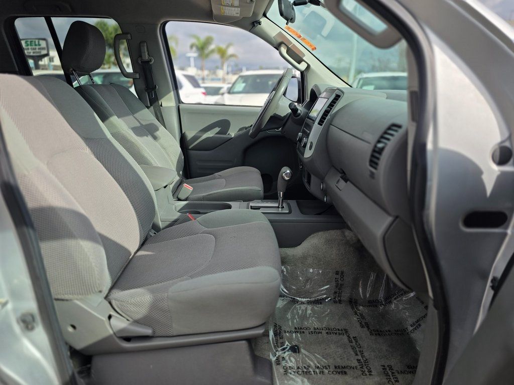 2016 Nissan Frontier 2WD Crew Cab SWB Automatic SV - 22976934 - 9