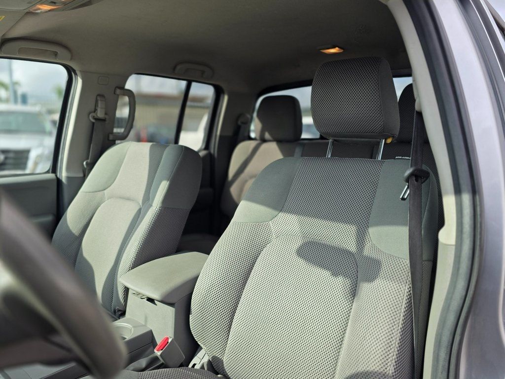 2016 Nissan Frontier 2WD Crew Cab SWB Automatic SV - 22976934 - 14