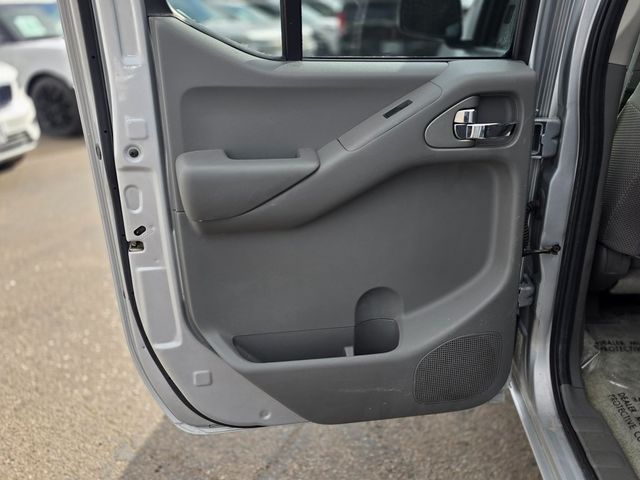 2016 Nissan Frontier 2WD Crew Cab SWB Automatic SV - 22976934 - 18