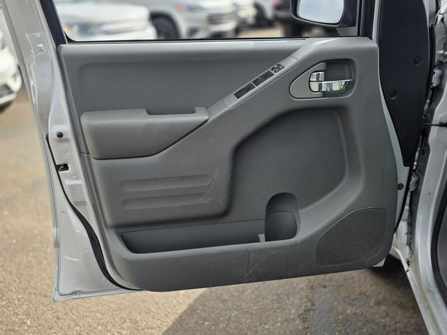 2016 Nissan Frontier 2WD Crew Cab SWB Automatic SV - 22976934 - 19