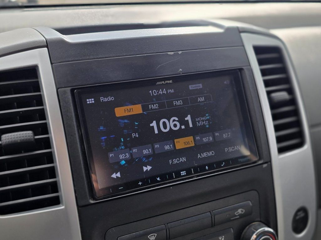 2016 Nissan Frontier 2WD Crew Cab SWB Automatic SV - 22976934 - 25