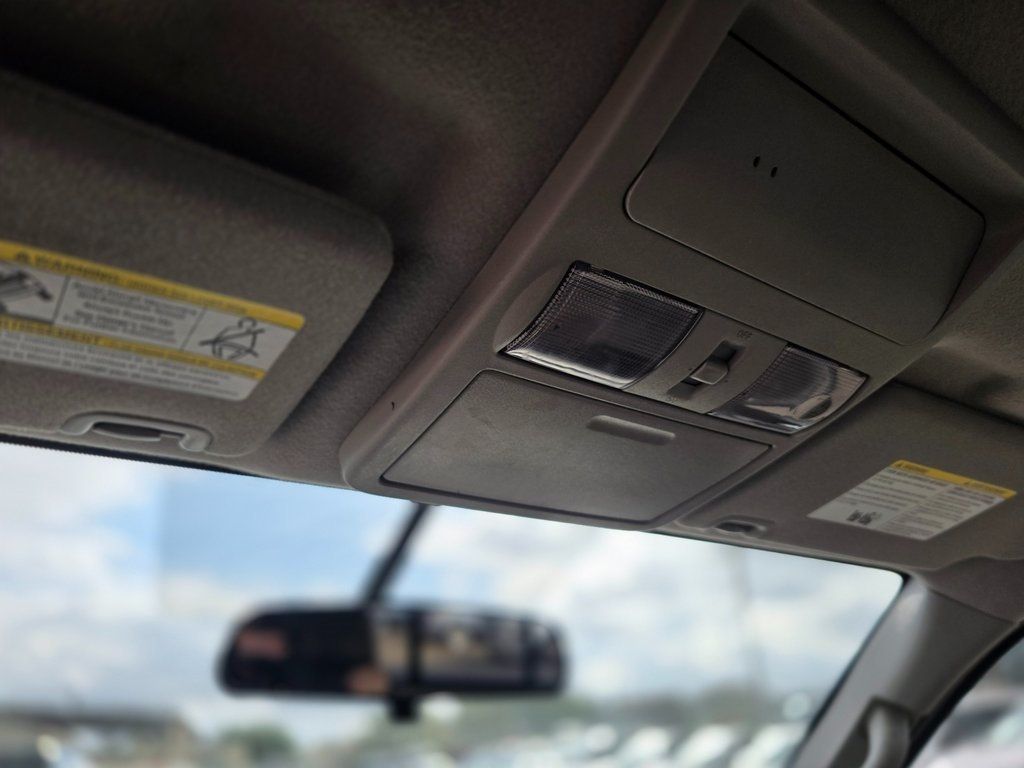 2016 Nissan Frontier 2WD Crew Cab SWB Automatic SV - 22976934 - 31