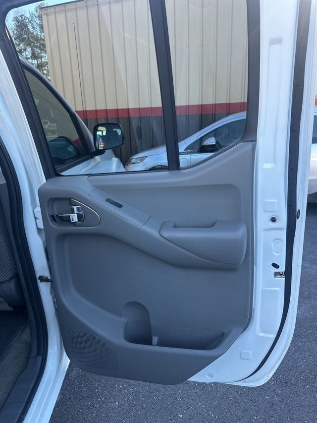 2016 Nissan Frontier 2WD Crew Cab SWB Automatic SV - 22900316 - 15