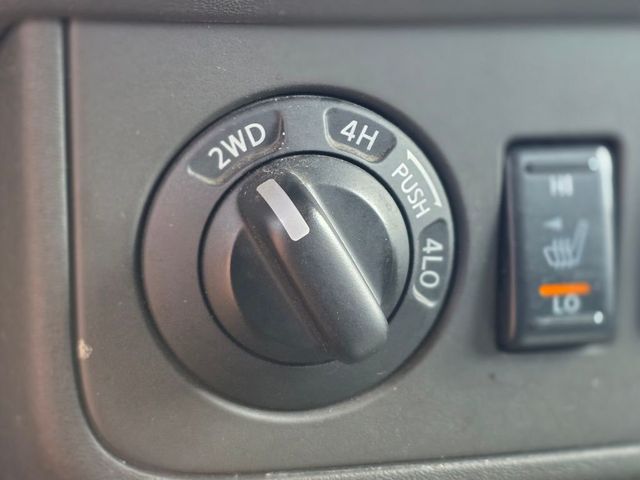 2016 Nissan Frontier 4WD Crew Cab SWB Automatic PRO-4X - 22987675 - 32