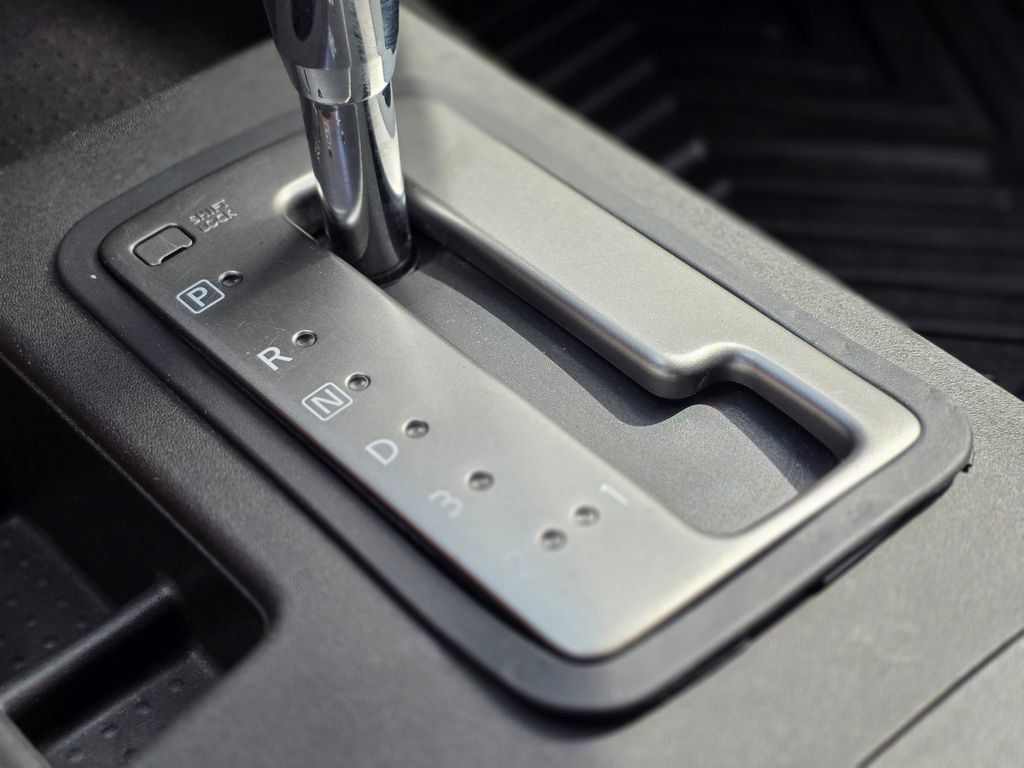 2016 Nissan Frontier 4WD Crew Cab SWB Automatic PRO-4X - 22987675 - 34