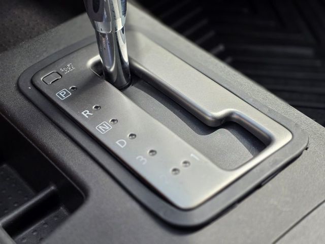 2016 Nissan Frontier 4WD Crew Cab SWB Automatic PRO-4X - 22987675 - 34