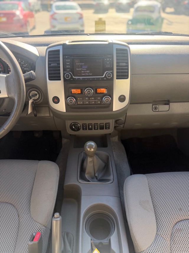 2016 Nissan Frontier 4WD Crew Cab SWB Automatic SV - 22970524 - 11