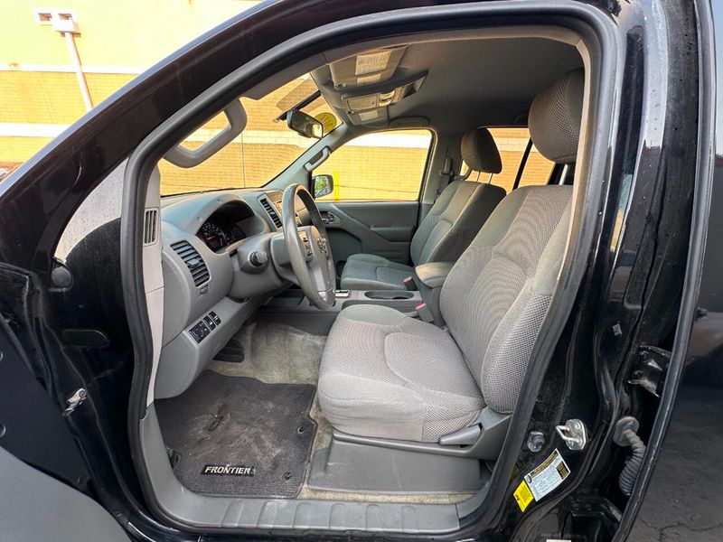 2016 Nissan Frontier 4WD Crew Cab SWB Automatic SV - 22866248 - 14