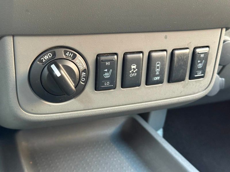 2016 Nissan Frontier 4WD Crew Cab SWB Automatic SV - 22866248 - 39