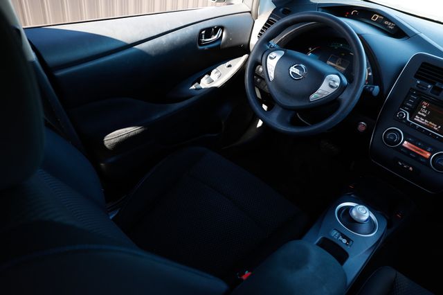 2016 Nissan Leaf 4dr Hatchback S - 22977456 - 24