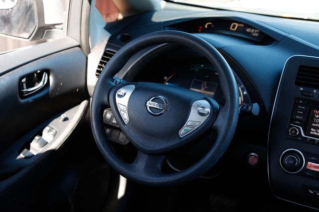 2016 Nissan Leaf 4dr Hatchback S - 22977456 - 31