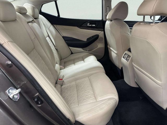 2016 Nissan Maxima 4dr Sedan 3.5 Platinum - 23038745 - 18