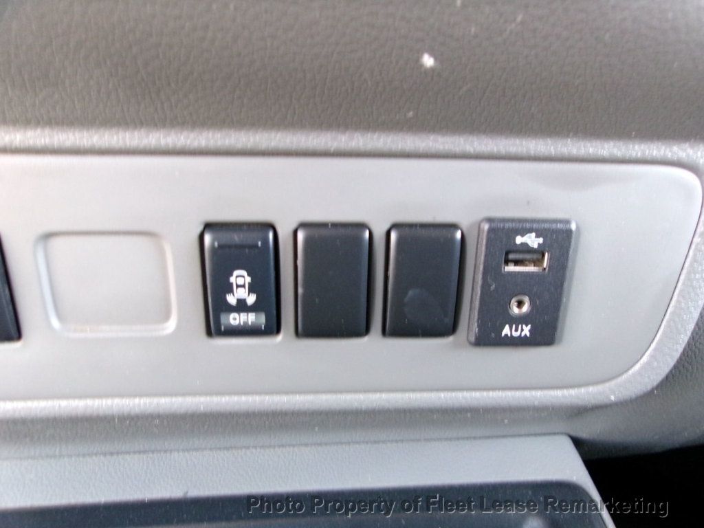 2016 Nissan NV NV2500 Standard Roof Cargo Van Ladder Rack - 22997094 - 31