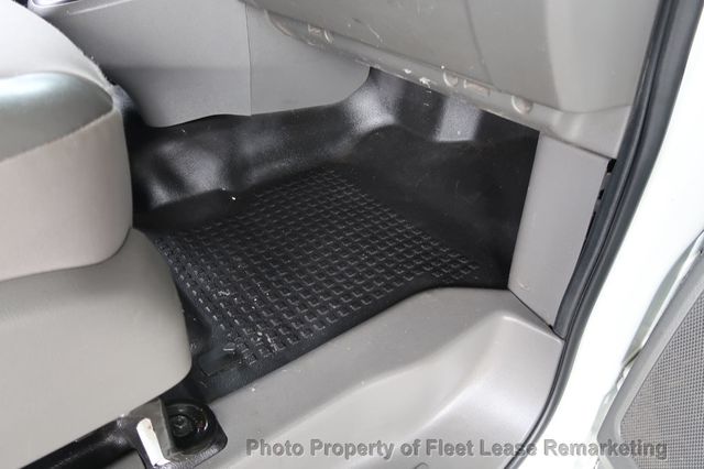 2016 Nissan NV NV2500 SV Low Roof Cargo Van Ladder Rack - 22951862 - 22