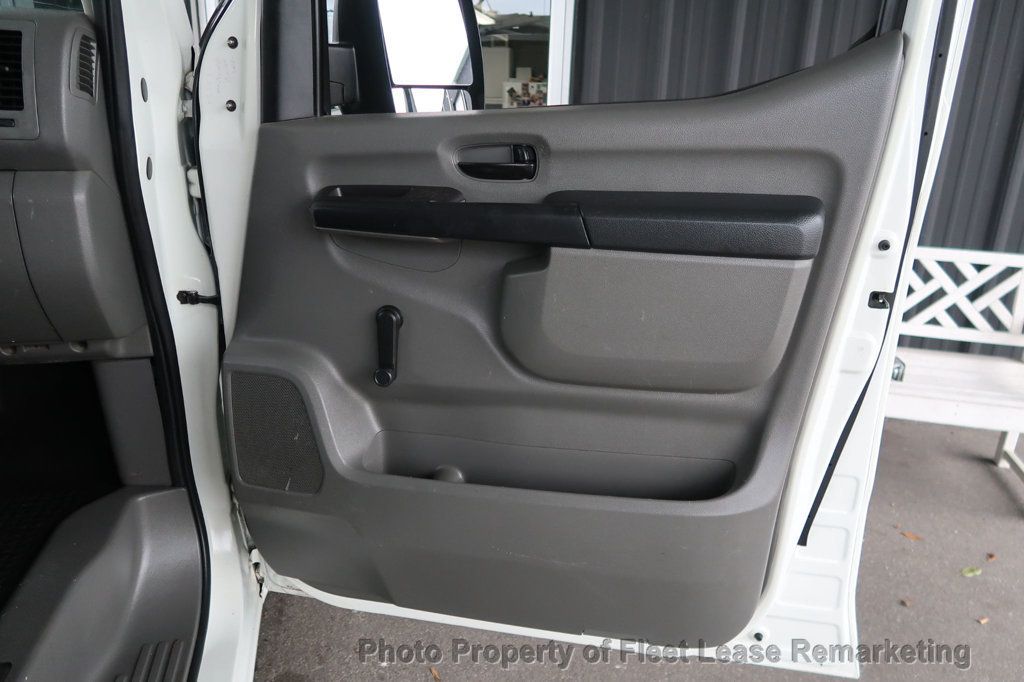 2016 Nissan NV NV2500 SV Low Roof Cargo Van Ladder Rack - 22951862 - 23