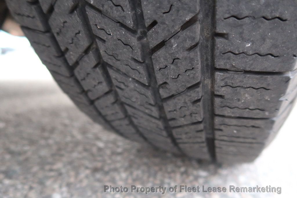 2016 Nissan NV NV2500 SV Low Roof Cargo Van Ladder Rack - 22951862 - 35