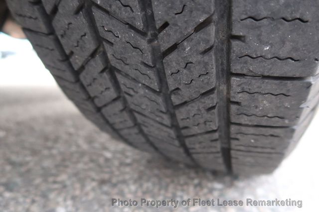 2016 Nissan NV NV2500 SV Low Roof Cargo Van Ladder Rack - 22951862 - 35