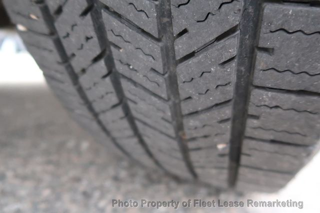 2016 Nissan NV NV2500 SV Low Roof Cargo Van Ladder Rack - 22951862 - 36