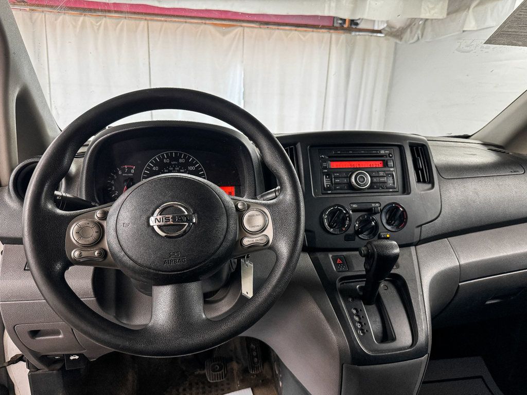 2016 Nissan NV200 photo 10