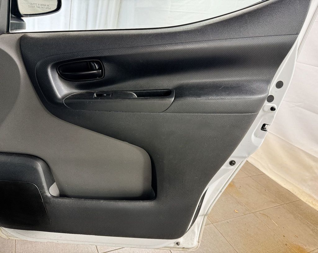 2016 Nissan NV200 photo 13