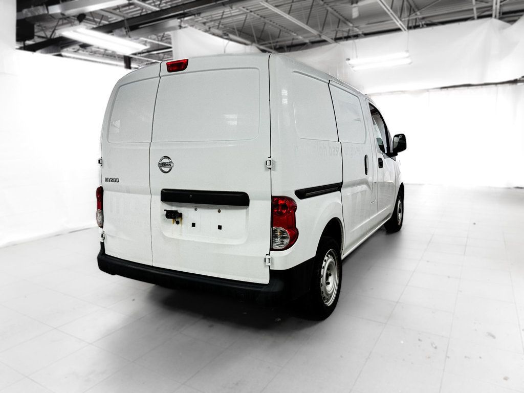 2016 Nissan NV200 photo 3