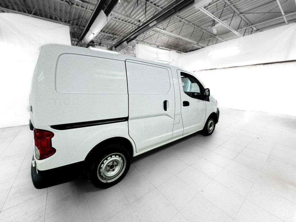 2016 Nissan NV200 photo 4