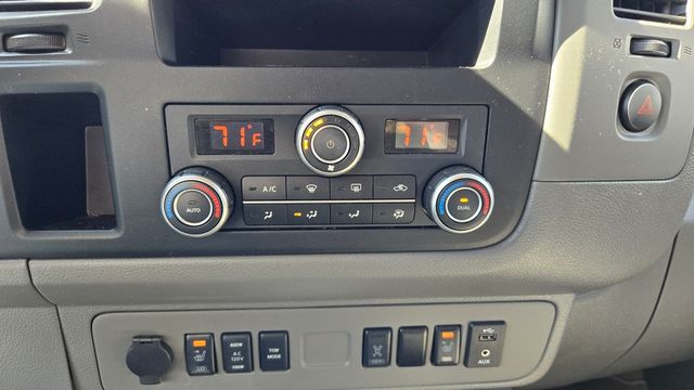 2016 Nissan NVP 3500 SL Passenger - 22945547 - 16