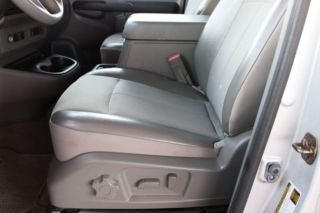2016 Nissan NVP 3500 V6 SV - 23062112 - 16