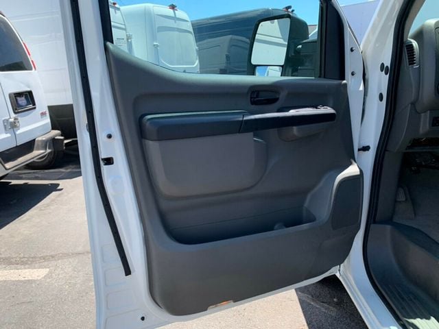 2016 Nissan NVP 3500 V8 SL 12-PASSENGER Leather seats Low Miles - 23057020 - 21