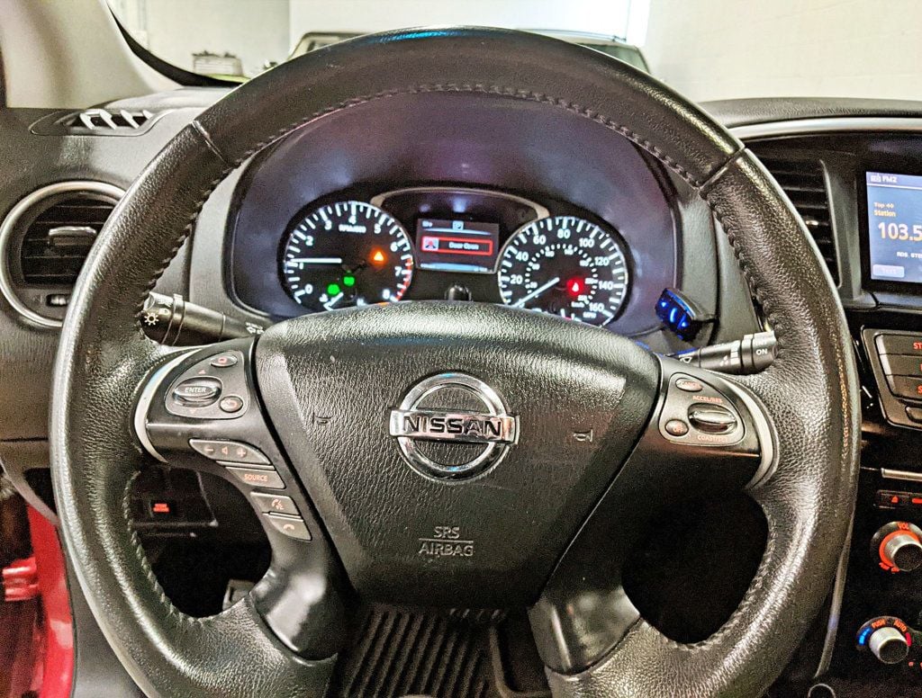2016 Nissan Pathfinder 2WD 4dr SV - 22380690 - 16