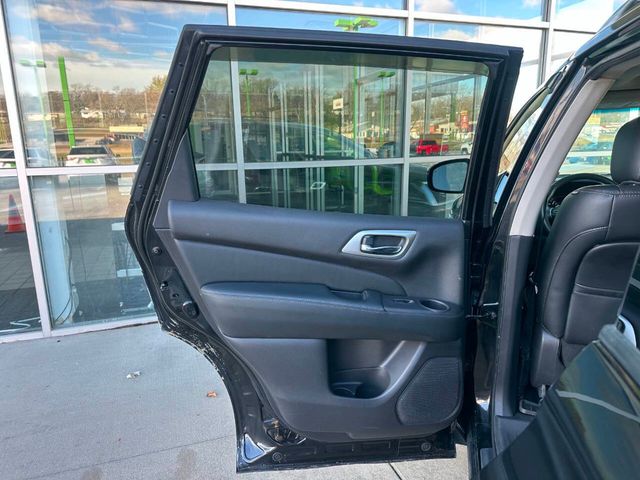 2016 Nissan Pathfinder 4WD 4dr Platinum - 22953804 - 19