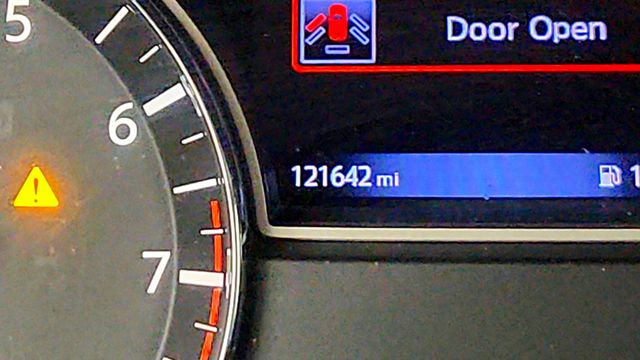 2016 Nissan Pathfinder 4WD 4dr SV - 23085427 - 13