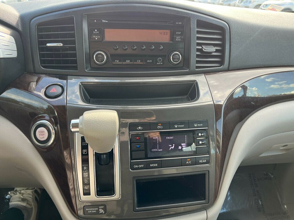 2016 Nissan Quest S photo 18
