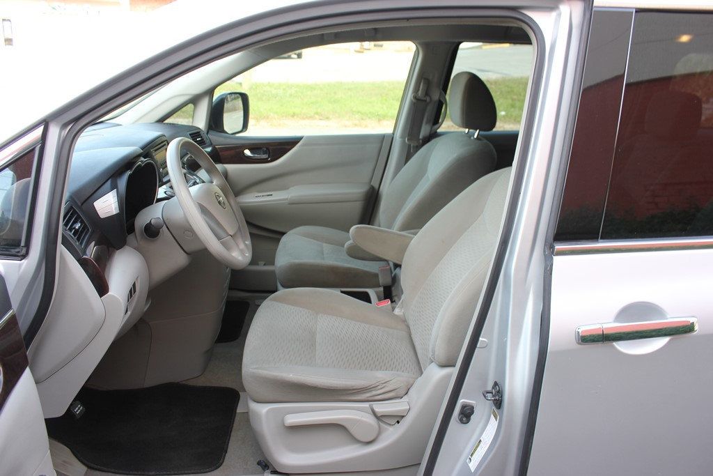 2016 Nissan Quest S photo 4
