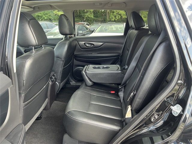 2016 Nissan Rogue SL photo 13