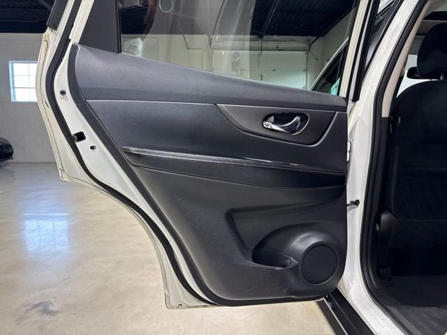 2016 Nissan Rogue AWD 4dr SV - 23068652 - 24