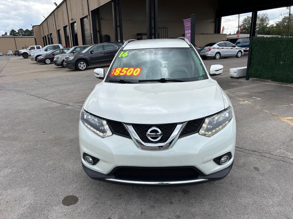 2016 Nissan Rogue AWD SV photo 2