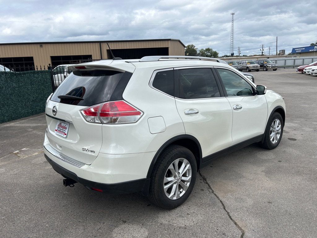 2016 Nissan Rogue AWD SV photo 4