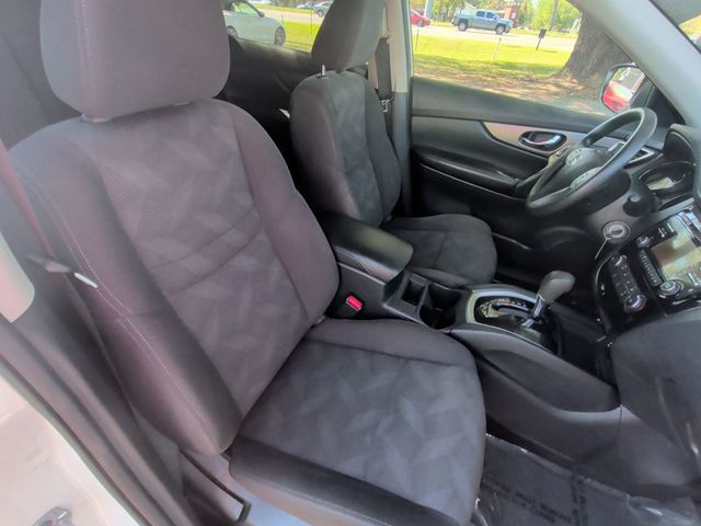 2016 Nissan Rogue FWD 4dr S - 23022066 - 19
